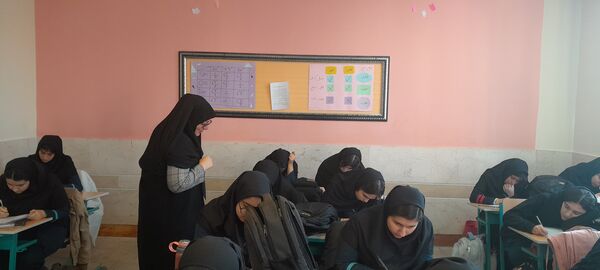 برگزاری آزمون پایش در دبیرستان فرزانگان استعداد درخشان شهرستان ملارد