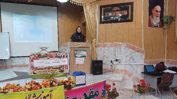 برگزاری جلسه انجمن اولیا و مربیان در کانون سمیه شیروان
