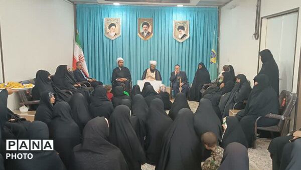 دیدار مسئولان و فعالان فرهنگی فامنین با امام‌جمعه 