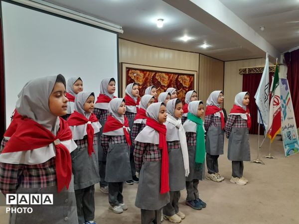 جشنواره سرود منطقه میمه؛ نمایش همدلی و شور دانش‌آموزی در خانه معلم