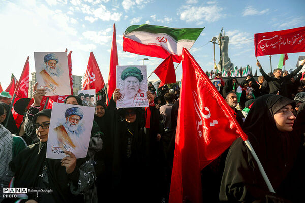 مراسم تشییع پیکر مطهر رهبر شهید انقلاب در تهران - 2