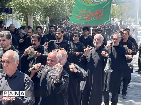حضور پرشور هیئت‌های عزاداری مردم ابرکوه