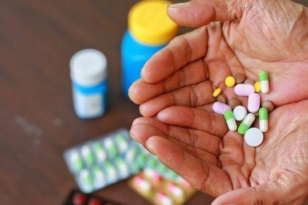تامین پایدار دارو و تجهیزات پزشکی در مرزهای مهران و شلمچه برای زائران اربعین