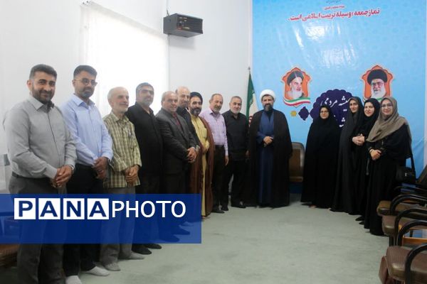 تجدید میثاق مدیر آموزش و پرورش گلوگاه با شهدا و دیدار با امام جمعه شهرستان 