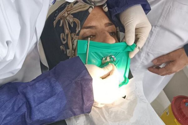 بازدید دانش‌آموزان دبیرستان شهدای علم‌ و فناوری بهارستان دو از دانشکده دندانپزشکی تهران 