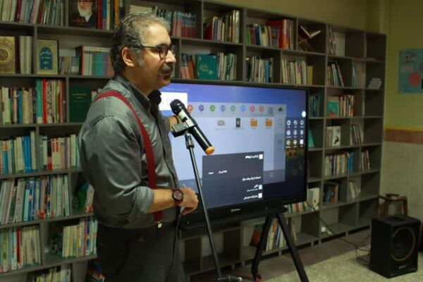 جشنواره «برگی از دانش» در دبیرستان نمونه دولتی کاشانی‌پور فردیس