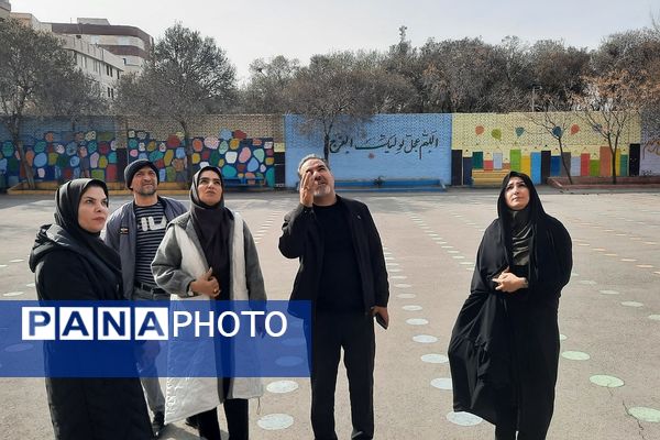 بازدید مدیر آموزش و پرورش ناحیه دو شهرری از دبستان شهید چمران 