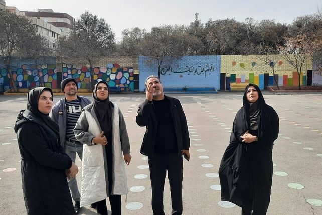 بازدید مدیر آموزش و پرورش ناحیه دو شهرری از دبستان شهید چمران 