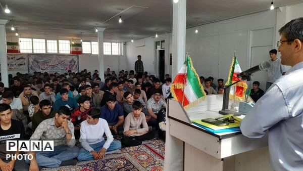یادواره شهدای فرهنگی و دانش‌آموزی در دبیرستان آیت‌الله ملکوتی سراب