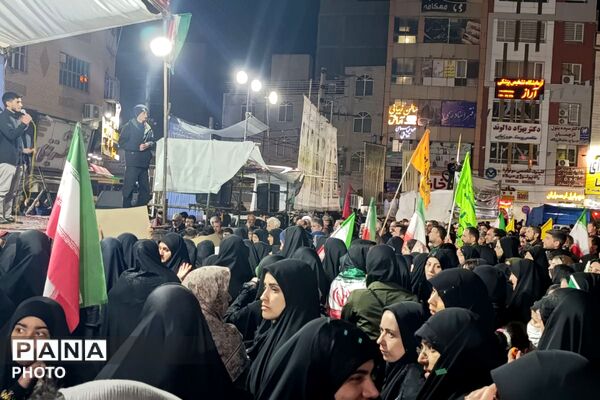 نیمکتی برای رفاقت با شهدا