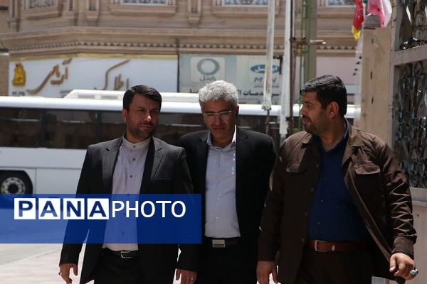 حضور مردم ولایتمدار شهرستان ورامین پای صندوق‌های اخذ رای