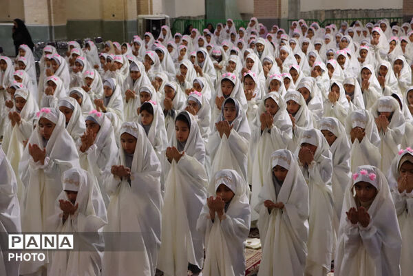 جشن تکلیف بیش از ۷۰۰ دانش آموز بافقی