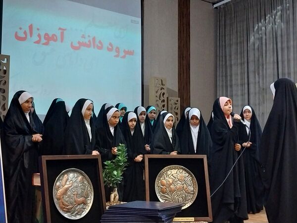 آیین بزرگداشت مقام معلم در شهرستان ابهر با حضور مسئولان استانی و شهرستانی