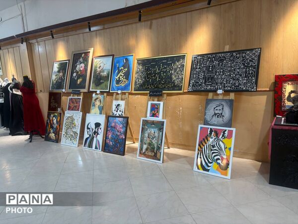 افتتاح «نگارستان فردا» ؛نمایشگاه دست سازه های دانش آموزان دختر شهرستان کاشمر