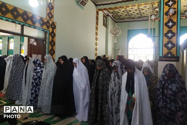 حضور بانوان لپویی در عزاداری و نماز ظهر عاشورا