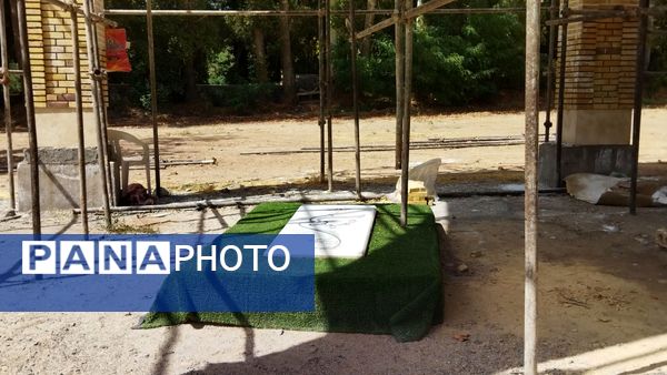 ادای احترام دانش آموزان پایه دهم  دبیرستان شاهد ابوذر غفاری به مقام شامخ شهدا