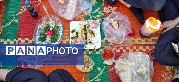 آیین صبحانه سالم در دبیرستان اخوان کریمی قم