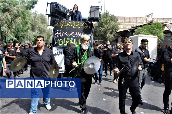 جلوه‌های باشکوه عزاداری روز عاشورا در قم