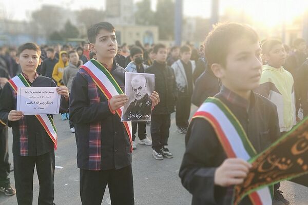 گرامیداشت شهادت شهید سلیمانی در دبستان امامت یک باقرشهر