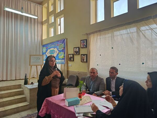 جلسات هم اندیشی مدیران در راستای تراز شدن مدارس شهرری