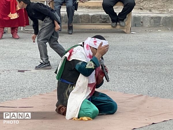 حضور امام جمعه و شهردار کاشمر در مراسم مقتل خوانی روستای طرق