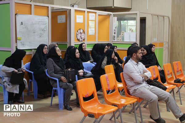 کارگاه آموزشی هوش مصنوعی ویژه معلمان مدارس شاهد پسرانه، جماران و صیفی‌کار