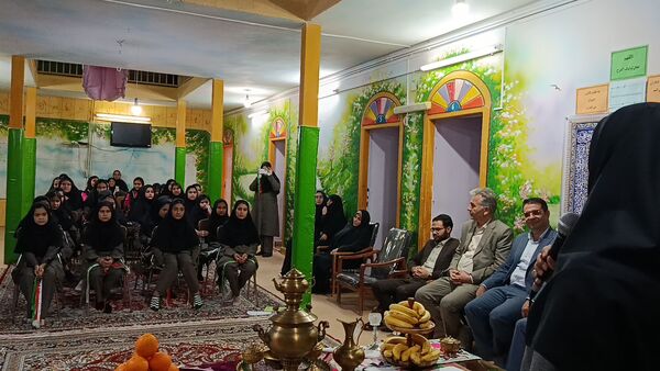 جشن یلدا در دبیرستان نمونه اندیشه 