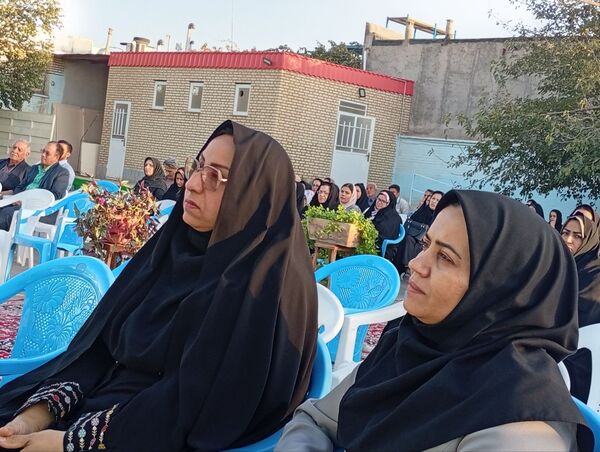  اولین مجمع انجمن اولیا و مربیان در دبیرستان فاطمیه