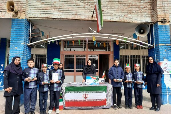 حضور پرشور دانش آموزان ناحیه دو شهرری در برنامه‌های متنوع دهه فجر و جشن انقلاب