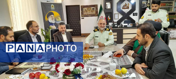 نشست صمیمی شورای معاونان آموزش و پرورش قم با فرمانده پلیس 