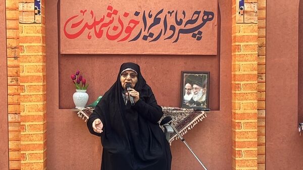 مراسم چفیه‌های بهشتی در دبیرستان قلم اصفهان