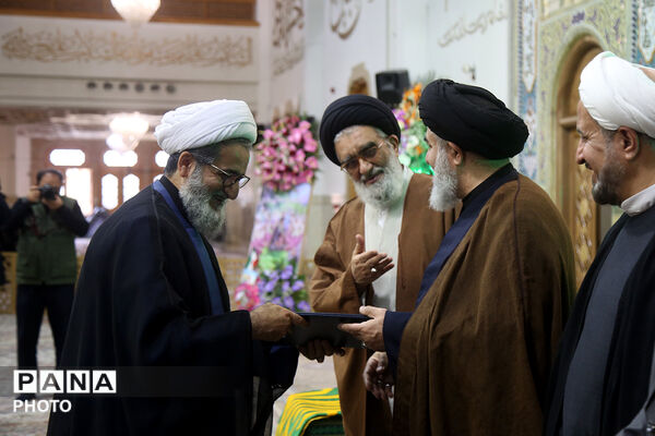 آیین خطبه خوانی خادمان حرم حضرت معصومه(س) در روز دختر