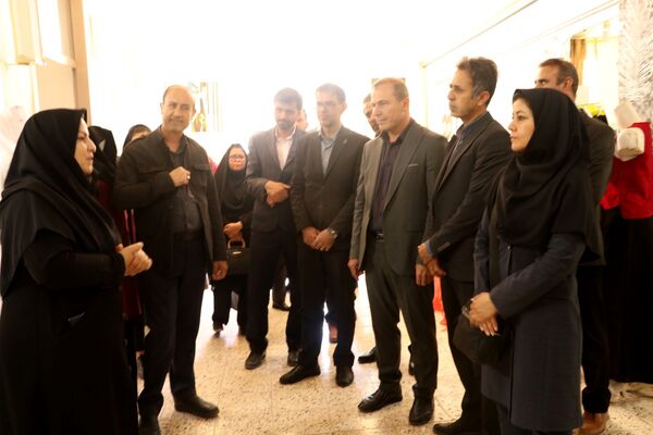 افتتاح نمایشگاه دست‌سازه در هنرستان دخترانه ثمین