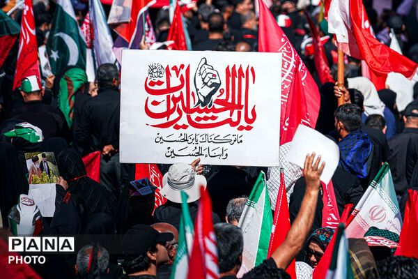 تشییع پیکر رهبر شهید انقلاب در مشهد مقدس-۴
