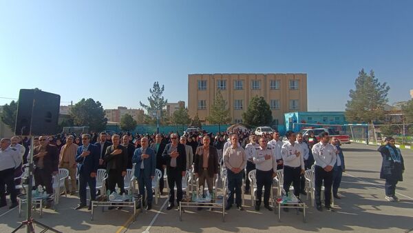 گرامیداشت پدافند غیرعامل با حضور مسئولان شهرستان در دبیرستان وکیلی ۹