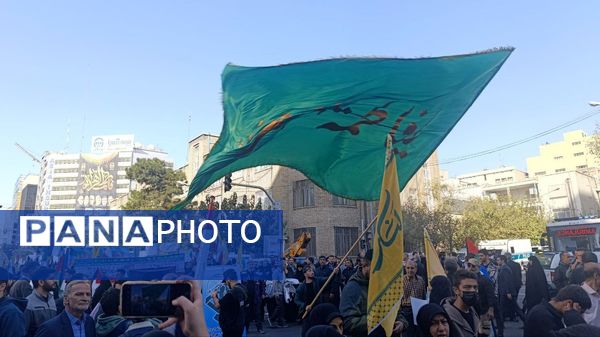 قاب‌هایی از خروش نسل بیدار