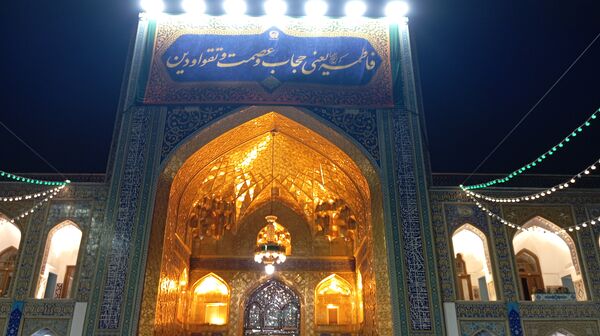گل آرایی و چراغانی حرم رضوی 