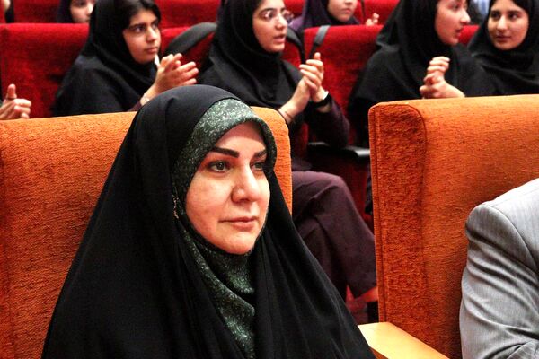 برگزاری جشن روز دختر با همکاری کانون خدمت رضوی و نهادهای آموزشی در منطقه 14 تهران 