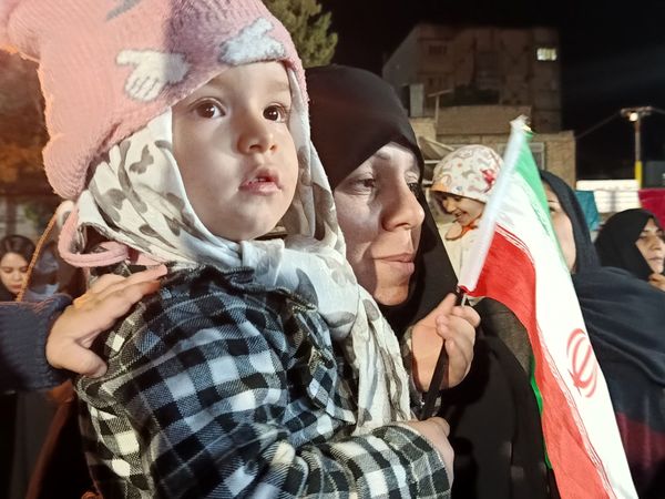 گلبانک الله اکبر در پارک‌کودک خیابان امام شهرستان کاشمر 