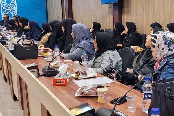 جلسه‌ هماهنگی رابطان کمیته امداد امام خمینی(ره) در بهارستان دو