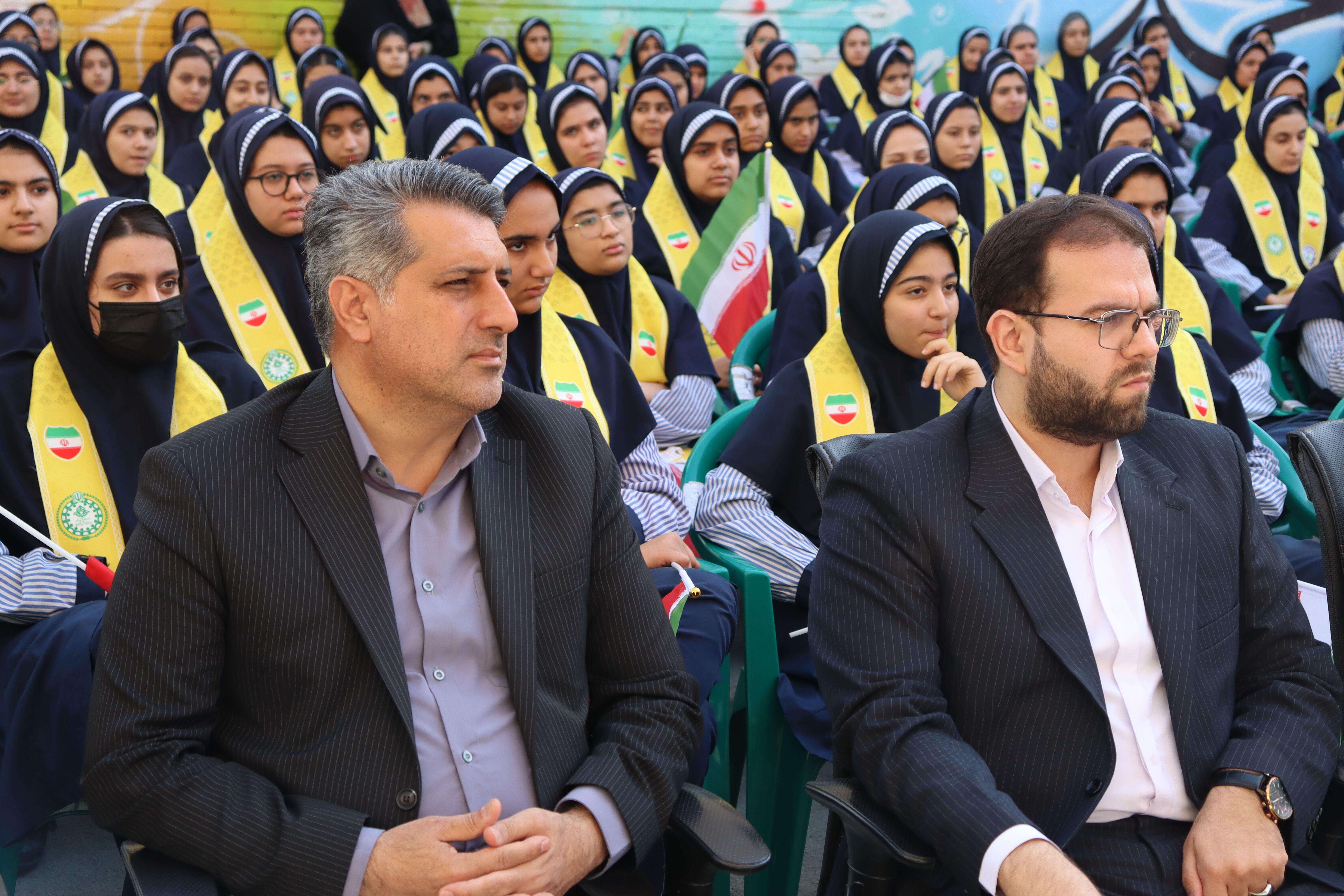 باید دِین خود را به شهدای وطن ادا کنیم