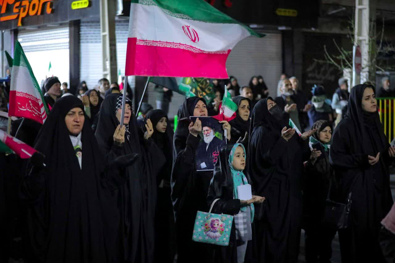  بیعت با رهبر انقلاب اسلامی در ساوجبلاغ 