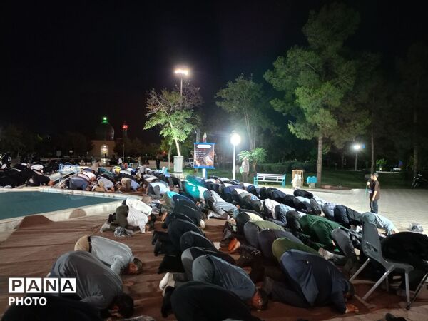 نمازی به شوق صرفه جویی برق