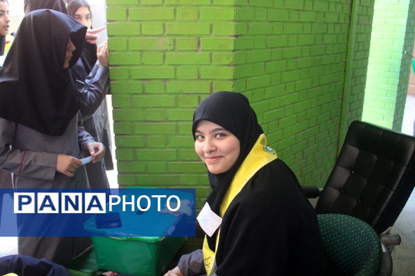 انتخابات شورای دانش‌آموزی دبیرستان رضوان بوشهر