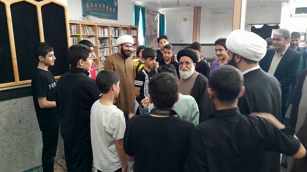 بازدید مسئولین شهرستان از اعتکاف دانش‌آموزی 