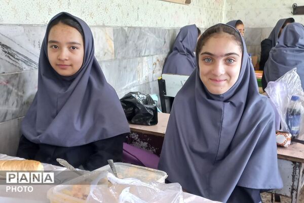 تغذیه سالم کلاس هفتمی های دبیرستان هدی