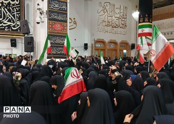 وداع با پیکر شهید امیر سرلشکر سید عبدالرحیم موسوی در حرم بانوی کرامت