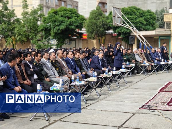 زنگ «سپاس معلم» در کرمانشاه 