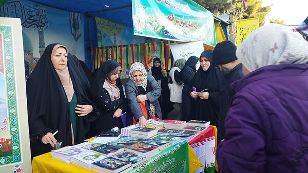حضور مردم در مهمانی کیلومتری اعیاد شعبانیه نیشابور