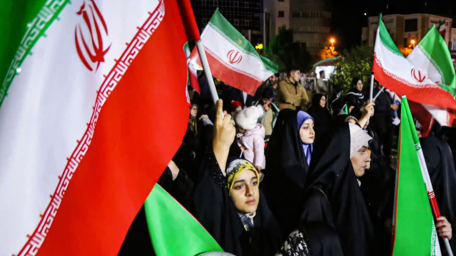 پنجاه و هشتمین شب لبیک فردیس‌ها به ندای رهبر